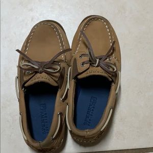 Boys sperrys size 12